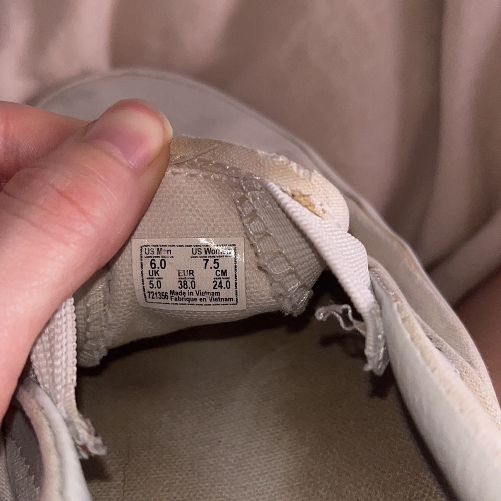Vans - Picture 4 of 7